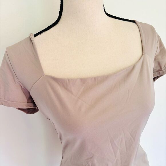 QINSEN Square Neck Tee – Fitted Short Sleeve Double-Lined Top Size XL - Picture 4 of 7